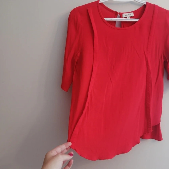 Aritzia Babaton Half Sleeve Red Crepe Blouse with Side Slits Small - Picture 5 of 16